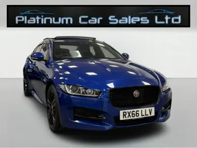 Używany Jaguar XE R-Sport 180 KM (132 kW) 2016 Niebieski Sedan/Limuzyna