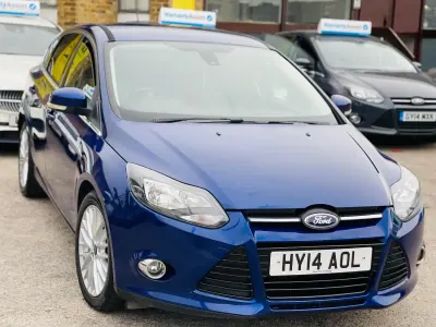 Used Ford Focus Zetec 125 HP (91 kW) 2014 Blue Hatchback