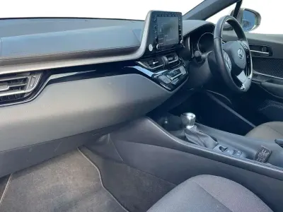 Used Toyota C-HR 120 HP (88 kW) 2023 White SUV