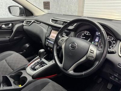 Used Nissan Qashqai N-Connecta 2016 White SUV