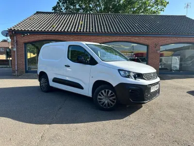 Used Peugeot Partner 131 HP (96 kW) 2022 White MPV