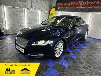 Used Jaguar XF Premium Luxury 200 HP (147 kW) 2014 Blue Sedan