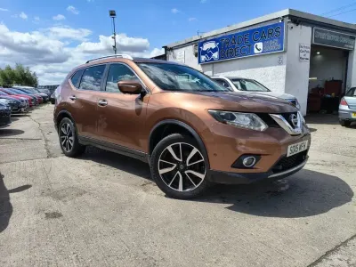 Used Nissan X-Trail S 130 HP (95 kW) 2015 Orange SUV