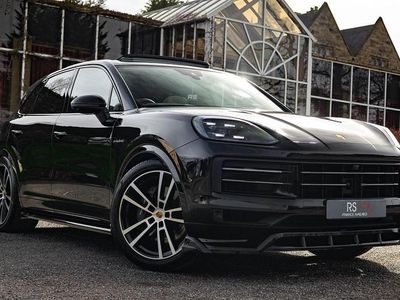 Begagnad Porsche Cayenne 470 HK (345 kW) 2024 Svart SUV
