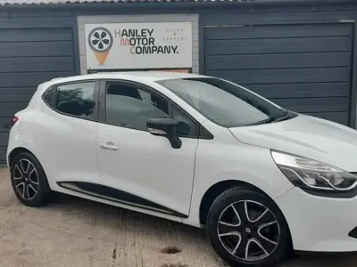 Used Renault Clio Dynamique 75 HP (55 kW) 2016 White Hatchback