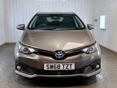 Used Toyota Auris Hybrid