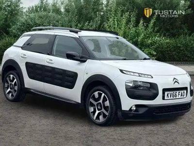 Used Citroën C4 Cactus Flair 110 HP (80 kW) 2016 White Hatchback
