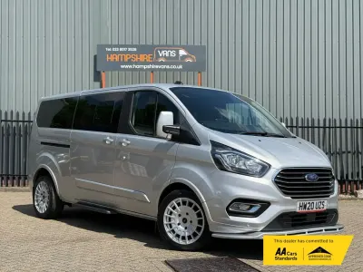 Begagnad Ford Tourneo Custom Titanium 2020 Silver Van