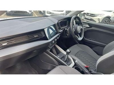 Used Audi A1 Sport 110 HP (80 kW) 2022 White SUV