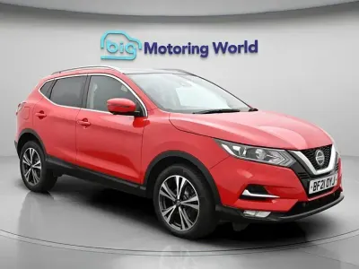 Usado Nissan Qashqai N-Connecta 140 HP (102 kW) 2021 Vermelho SUV