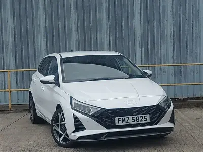 Used Hyundai i20 Premium 100 HP (73 kW) 2024 White Hatchback