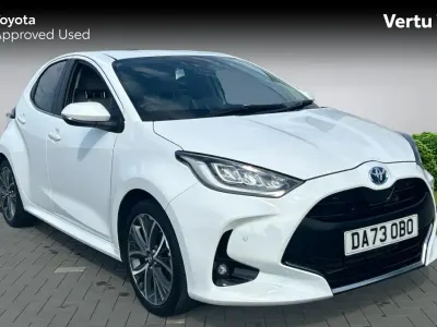 Used Toyota Yaris 116 HP (85 kW) 2023 White Hatchback