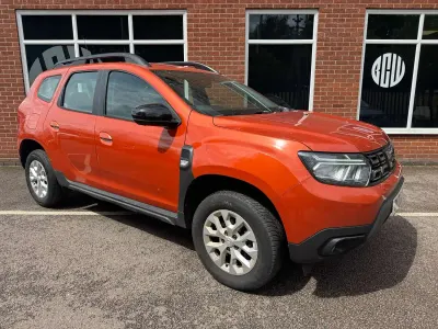 Used Dacia Duster Comfort 100 HP (73 kW) 2022 Orange SUV