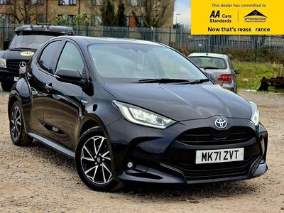 Used Toyota Yaris Hybrid Design 116 HP (85 kW) 2021 Black Hatchback