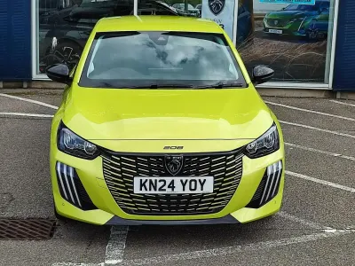 Used Peugeot 208 Allure 101 HP (74 kW) 2024 Yellow Hatchback
