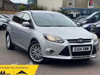 Używany Ford Focus Zetec 125 KM (91 kW) 2014 Srebrny Hatchback