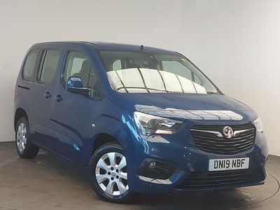 Second-hand Vauxhall Combo 102 CP (75 kW) 2019 Albastru Monovolum