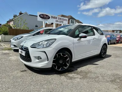 Used Citroën DS3 90 HP (66 kW) 2011 White Hatchback