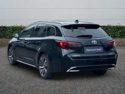 Used Toyota Corolla Design 140 HP (102 kW) 2025 Black Estate