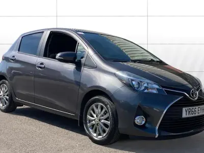 Used Toyota Yaris 99 HP (72 kW) 2016 Grey Hatchback
