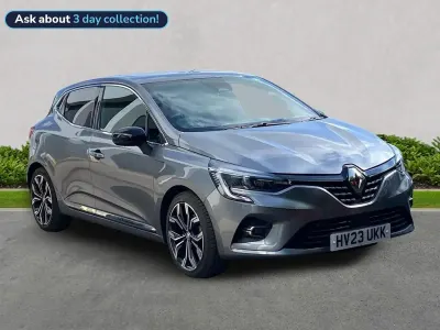 Usado Renault Clio V Techno 145 HP (106 kW) 2023 Cinzento Citadino