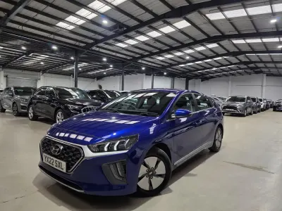 Begagnad Hyundai Ioniq Premium 141 HK (103 kW) 2022 Blå Halvkombi