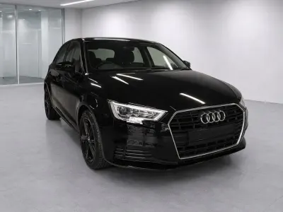 Usado Audi A3 Sportback Design 116 CV (85 kW) 2019 Negro Utilitario
