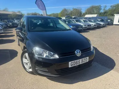 Usado VW Golf VII Match 110 HP (80 kW) 2015 Preto Citadino
