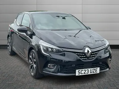 Używany Renault Clio V Techno 90 KM (66 kW) 2023 Czarny Hatchback