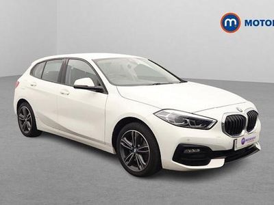 Begagnad BMW 118 Sport Line 136 HK (100 kW) 2021 Vit Halvkombi