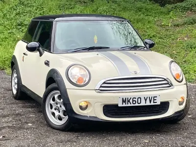 Used Mini Cooper Hatch 122 HP (89 kW) 2010 White Hatchback