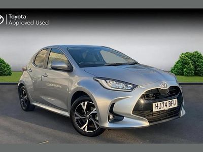 Used Toyota Yaris Hybrid Design 116 HP (85 kW) 2024 Silver Hatchback