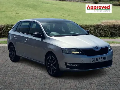 Usado Skoda Rapid Sport 110 HP (80 kW) 2017 Prateado Citadino