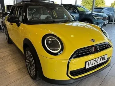 Used Mini Cooper Classic 150 kW (204 HP) 2025 Yellow Hatchback