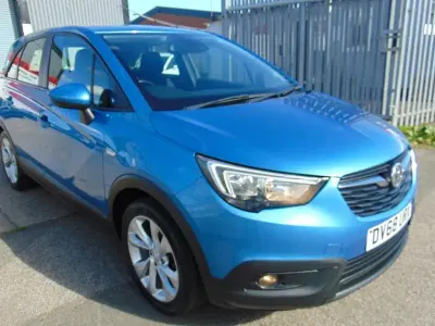 Used Vauxhall Crossland X 81 HP (59 kW) 2018 Blue SUV