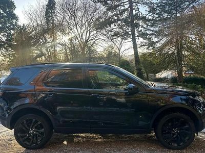 Used Land Rover Discovery Sport HSE 180 HP (132 kW) 2017 Santorini black SUV