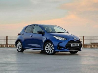 Used Toyota Yaris Hybrid 116 HP (85 kW) 2021 Blue Hatchback