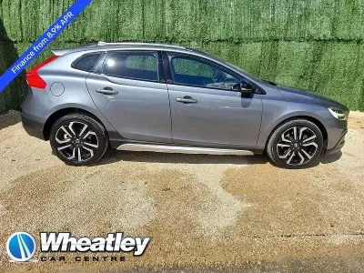 Begagnad Volvo V40 Pro 152 HK (111 kW) 2018 Grå Halvkombi