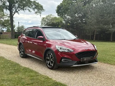 Used Ford Focus Active X 120 HP (88 kW) 2020 Red Estate