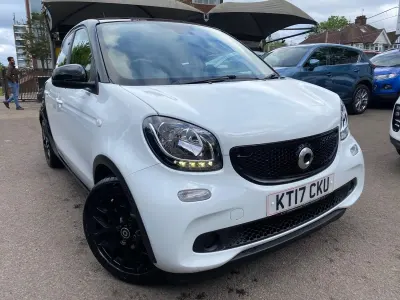 Used Smart ForFour Premium 71 HP (52 kW) 2017 White Hatchback