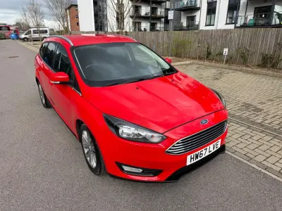 Używany Ford Focus Zetec 120 KM (88 kW) 2018 Czerwony Kombi