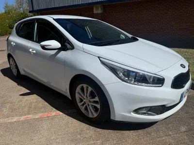 Used Kia Ceed 135 HP (99 kW) 2014 White Hatchback