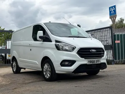 Used Ford Transit Custom Limited 130 HP (95 kW) 2018 White Van