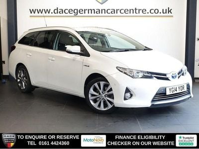 Used Toyota Auris Hybrid 136 HP (100 kW) 2014 White Estate