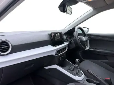 Used Seat Arona SE Technology 94 HP (69 kW) 2022 White SUV