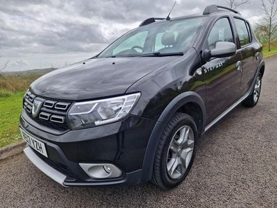 Begagnad Dacia Sandero Lauréate 90 HK (66 kW) 2017 Svart Halvkombi