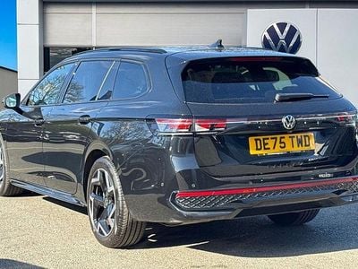 Used VW Passat R-line 147 HP (108 kW) 2025 Black Estate