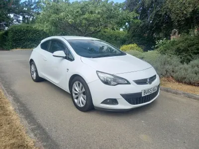 Used Vauxhall Astra GTC SRi 2015 White Hatchback