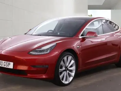 Used Tesla Model 3 Standard Range 239 kW (325 HP) 2019 Red Sedan