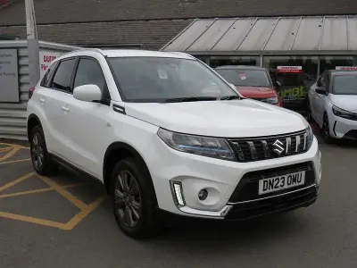 Second-hand Suzuki Vitara SZ-T 129 CP (94 kW) 2023 Alb SUV
